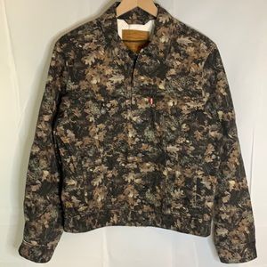 Levi’s leaf camo trucker